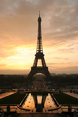 La Torre Eiffel gana seis metros de altura gracias a una nueva antena