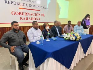 En Independencia, Barahona, Bahoruco y Pedernales el licenciado Reynoso presentó y juramentó a las gobernadoras, legisladores, autoridades municipales y a otros funcionarios como portavoz oficiales.