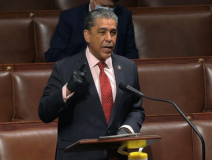 Espaillat especifica que “la guerra de Putin contra Ucrania deja en claro su deseo de volver a una era de conquista y violencia, y este momento no debe quedar sin consecuencias”, dijo.