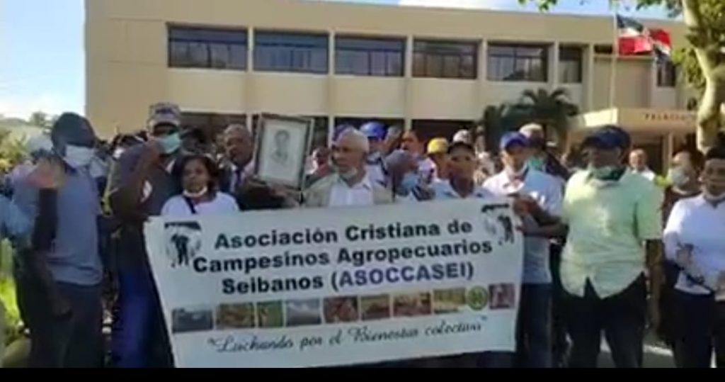 Peregrinos de El Seibo protestan reclamando cese persecución