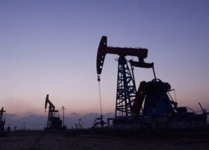 El petróleo de Texas baja un 4 % % y se sitúa en 94,29 dólares el barril