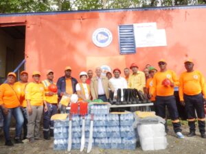 En la entrega estuvieron presentes los regidores del municipio SDN, así como la señora Milagros Paradas, intendente de la gobernación de dicho municipio.