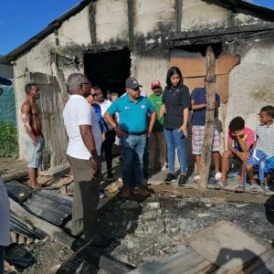 Auxilian familias de Tamayo cuyas casas fueron afectadas por un incendio