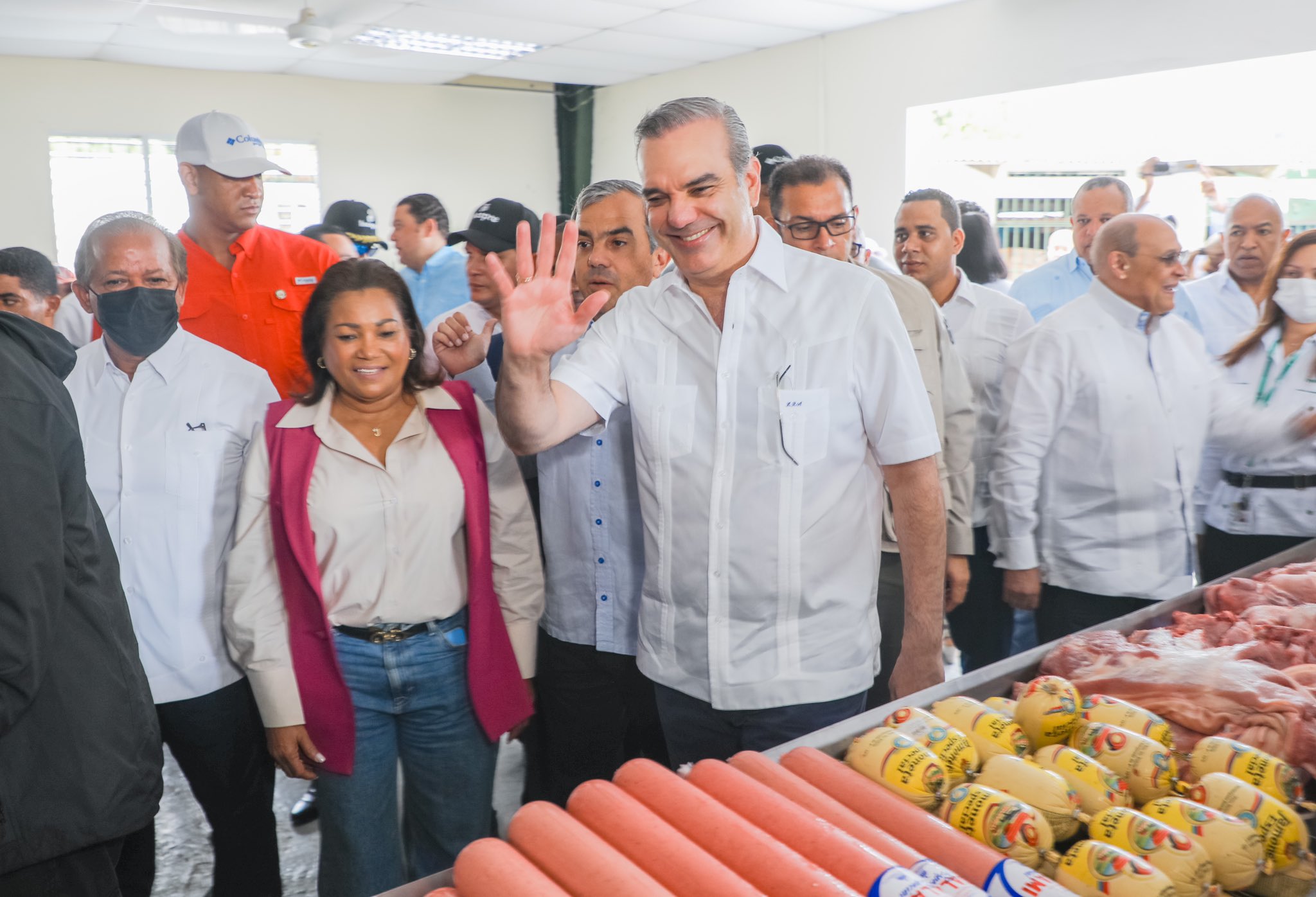Abinader: "que no se opongan a que el pueblo coma más barato”