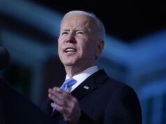 Biden anuncia más ayuda militar a Ucrania y veta a los barcos rusos en EEUU