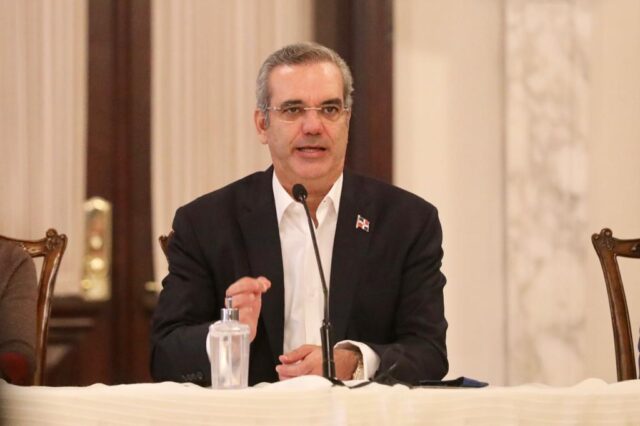 Abinader: deben investigar responsables de borrar datos a periodistas
