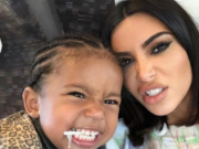 Hijo de Kim Kardashian reacciona al encontrar polémico video íntimo de su madre