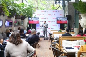 Linea aérea da charlas a 23 empresas de Santo Domingo