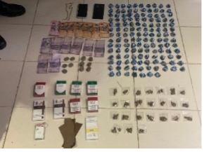 Policía ocupa 161 envoltorios de drogas San Pedro de Macorís