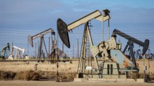 El petróleo de Texas rebota un 1,2 %, hasta 103,8 dólares, tras caída de ayer