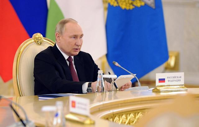 Putin simplifica concesión ciudadanía rusa a ucranianos de Jersón y Zaporiyia