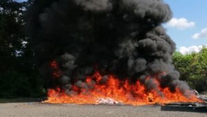 El Instituto Nacional de Ciencias Forenses (Inacif), quien tiene a cargo esas labores, explicó que también fueron quemados 64 gramos de otras sustancias que tras ser analizadas dieron negativo a drogas.