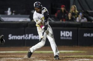 El dominicano Junior Lake asegura que el robo de bases gana campeonatos