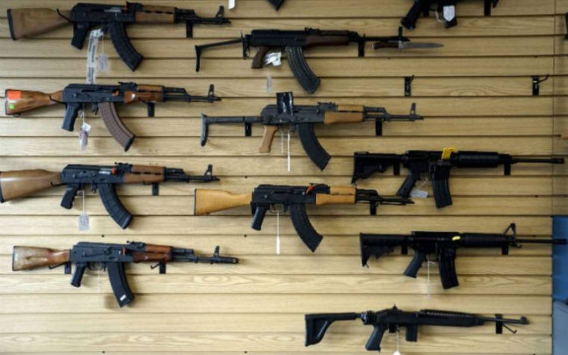 Un joven estudiante fue arrestado este miércoles a las afueras de Dallas (Texas, EE.UU.) por acudir a su instituto con dos rifles en su vehículo, informó el Departamento de Policía Richardson.