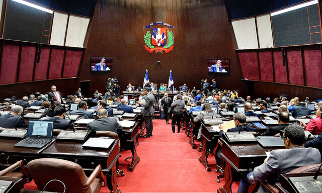El tema del aborto reapareció en el Pleno de la Cámara de Diputados y volvió a ser el centro de discusión entre los legisladores