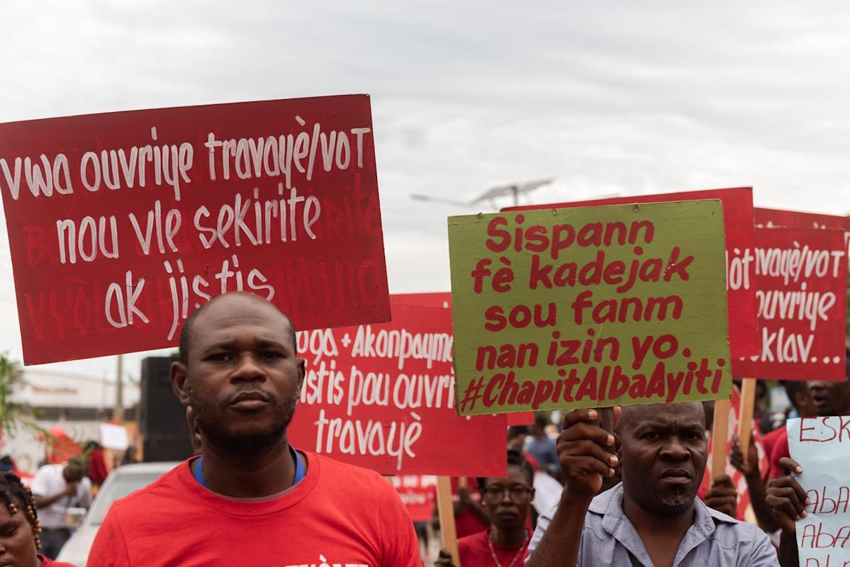Trabajadores haitianos protestan para exigir 14 dólares como salario mínimo