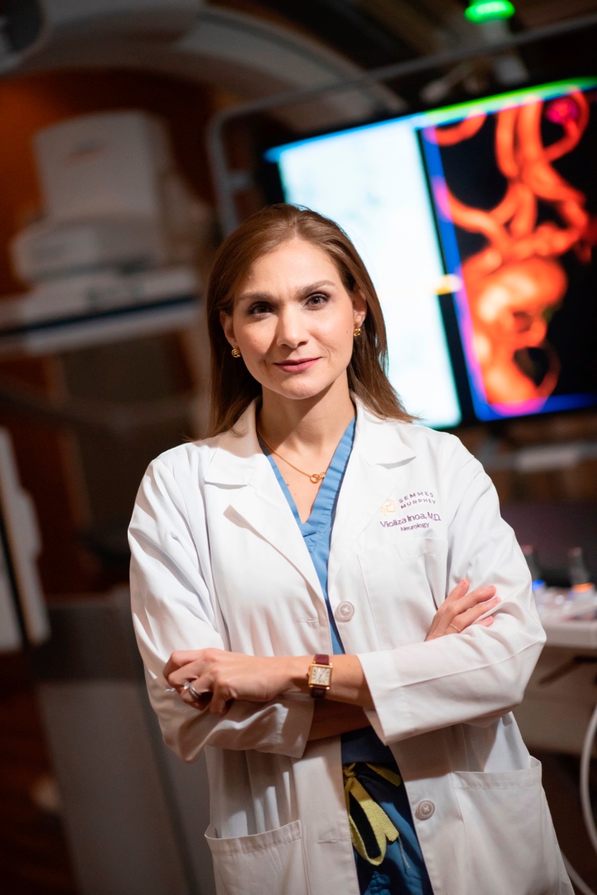 La médico neurointervencionista dominicana, Violiza Inoa, es profesora de los dos departamentos de neurocirugía de la Universidad de Tennessee e integrante del grupo de cirugía neuroendovascular de Semmes-Murphey Clinic, en Memphis, Tennessee.