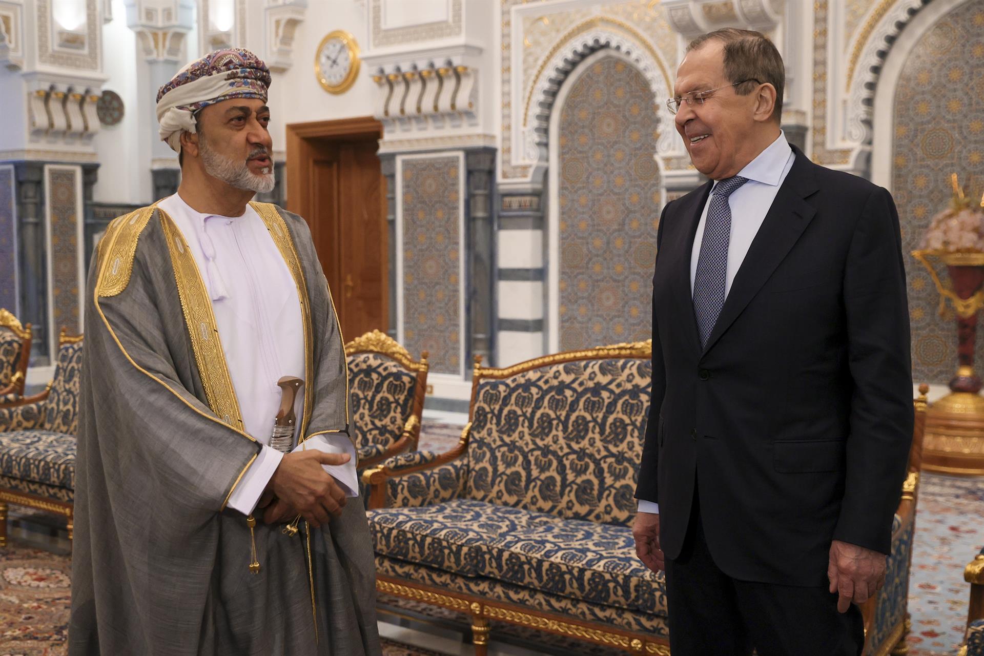 Según Lavrov, actualmente hay un representante de la secretaría general de la ONU en Ucrania, que busca "ayudar en la solución de los asuntos planteados por nosotros".