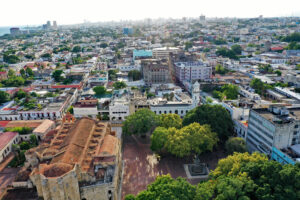 Vista aérea de la Catedral Primada de América, Ciudad Colonial Foto externa
