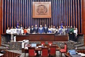 Presidente del Senado recibe a miembros de ANJE