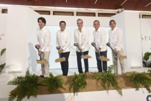 l presidente Luis Abinader dio el simbólico primer palazo de inicio de construcción del hotel de lujo “Secrets® Tides Punta Cana Resort & Spa”