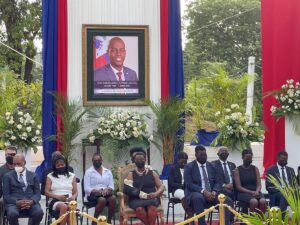 Jamaica deportará a familia de exsenador haitiano acusado de muerte de Moise