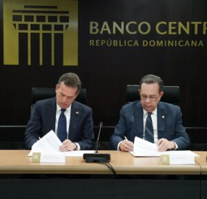 BCRD y MICM firman acuerdo para colaborar en proyecto