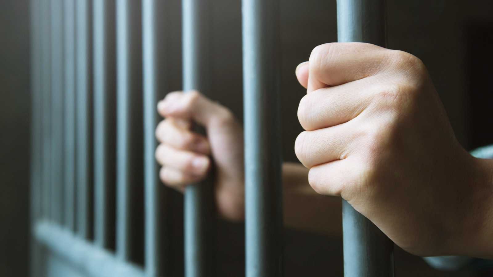 El agresor debe cumplir la pena en el Centro de Corrección y Rehabilitación de San Pedro de Macorís.