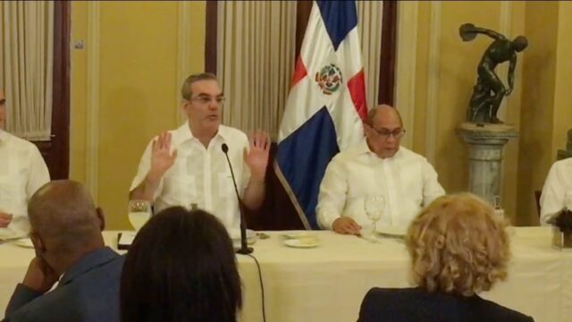 Abinader a oposición: no solo critiquen, den alguna recomendación