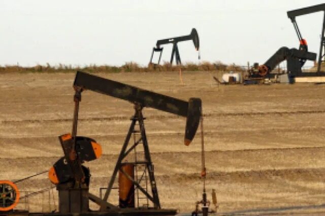 El petróleo de Texas abre con una bajada del 2,47 %, hasta 107,05 dólares