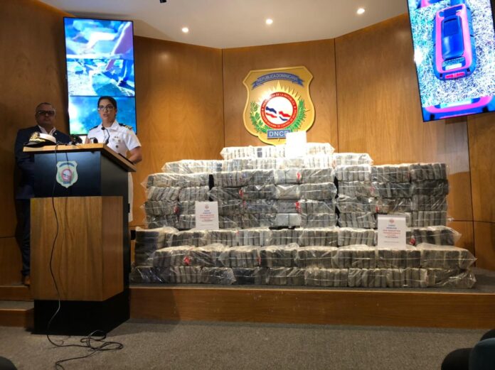 DNCD y Armada decomisan 659 paquetes de cocaína en Peravia