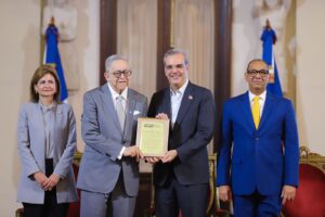 Presidente encabeza acto de reconocimiento de Obras Públicas