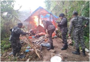 Desmantelan varios puntos de droga y apresan a siete en Santiago