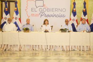 Funcionarios responden inquitudes a comunitarios de algunas provincias