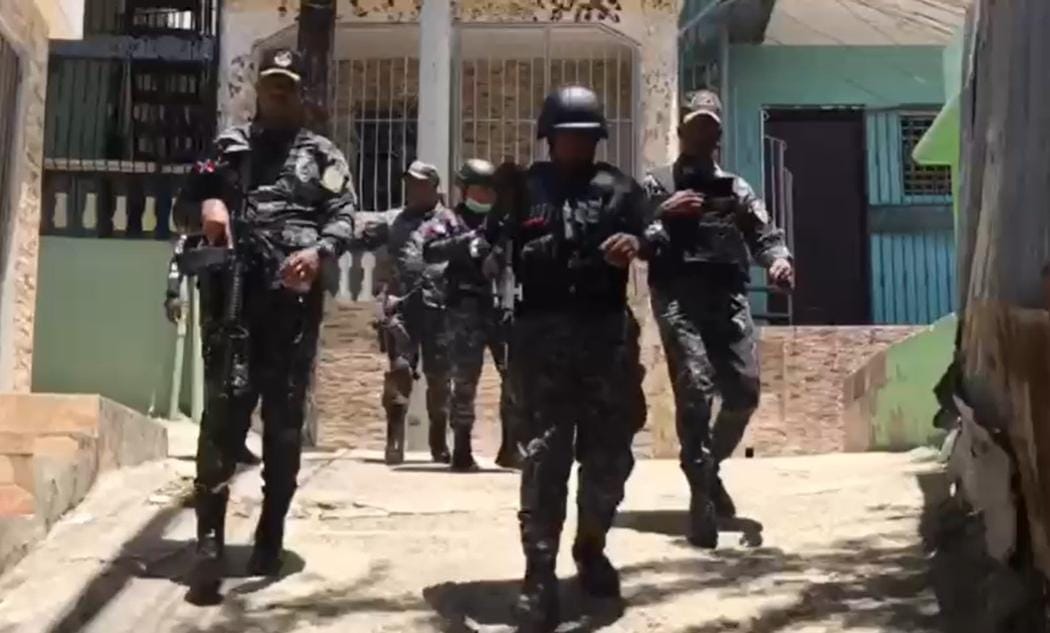 Policía articula plan contra delincuencia con operativos en Santiago