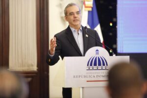 El presidente Luis Abinader rechazó las opiniones de quienes consideran necesario que el país cuente con otra figura como Trujillo